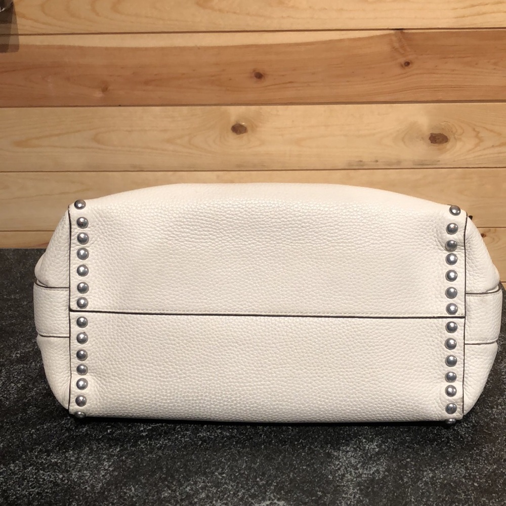 🛑NO TOUCHY! TRADED! 🛑Coach Studded Rivet Swagger!! - Picture 3 of 15